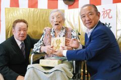 【メディア情報】敬老の日｜区内最高齢の川津様の長寿をお祝い